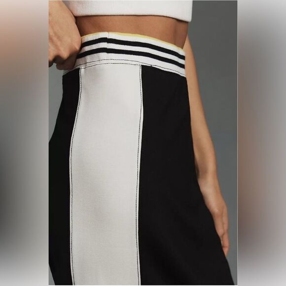 Daily Practice x Anthropologie Full Court midi skirt Black color-block. Medium - Picture 2 of 9